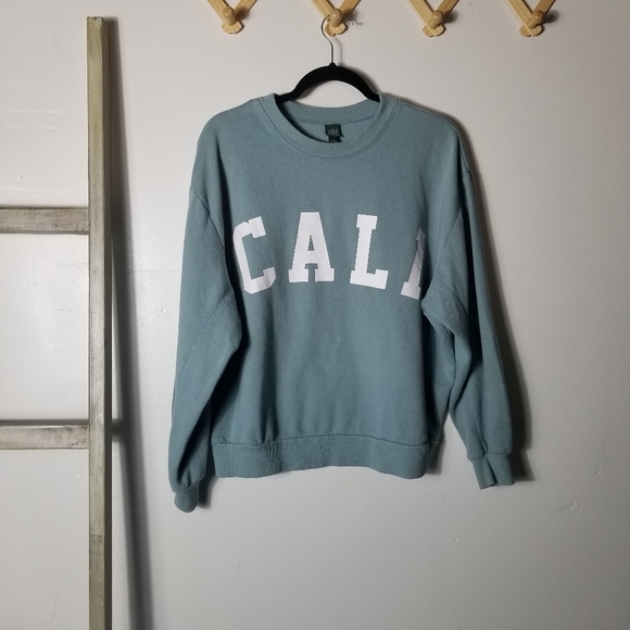 WILD FABLE CALI OVERSIZED SWEATSHIRT SIZE MEDIUM - Picture 1 of 12